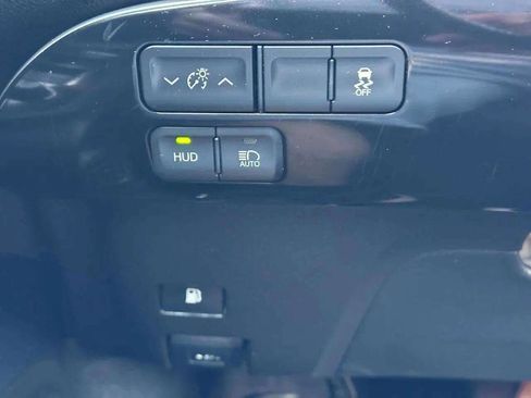 Used 2016 Toyota Prius Three w/ Advanced Technology Package image 48