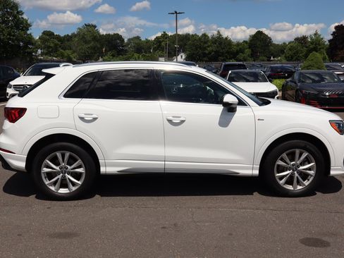 Used 2021 Audi Q3 2.0T Premium w/ Convenience Package AWD/4WD image 4