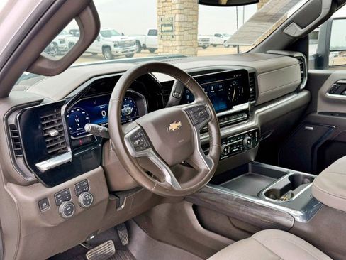 Certified 2024 Chevrolet Silverado 2500 LTZ w/ LTZ Plus Package image 18