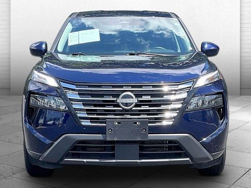 Used 2025 Nissan Rogue SV AWD/4WD image 2