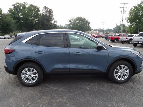 Used 2024 Ford Escape Active w/ Tech Pack #1 AWD/4WD image 10