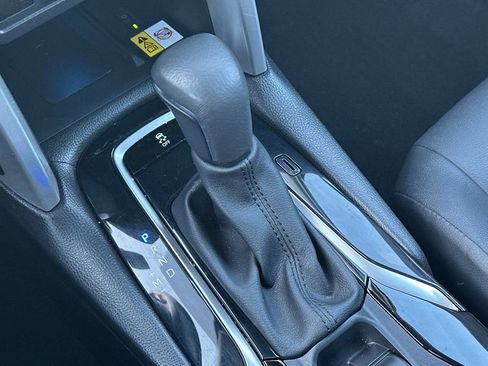 Used 2023 Toyota Corolla Cross XLE w/ Convenience Package image 21