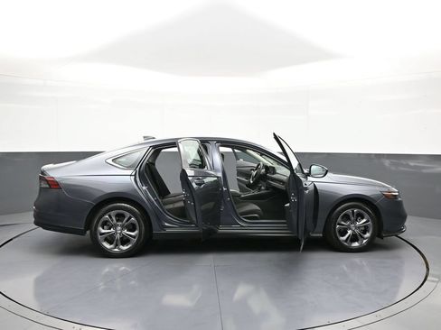 Certified 2023 Honda Accord EX image 42