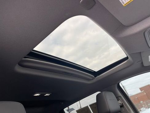 Used 2023 GMC Sierra 3500 Denali image 14