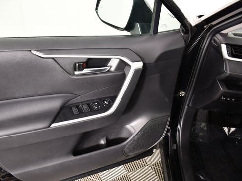 Used 2022 Toyota RAV4 XLE w/ Convenience Package AWD/4WD image 36