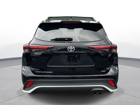 Used 2024 Toyota Highlander XSE FWD image 7