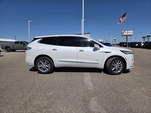 Used 2022 Buick Enclave Avenir w/ Trailering Package, 5000 lbs. image 8