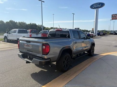 Used 2024 GMC Canyon Elevation w/ Elevation Premium Package RWD image 5