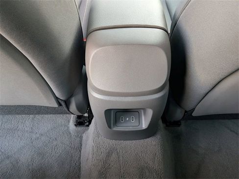 Used 2024 Hyundai Elantra SEL image 28