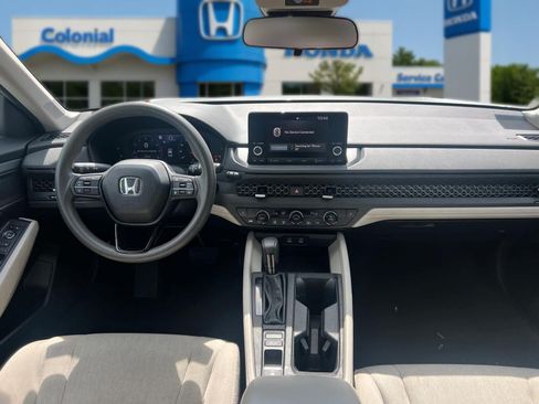 Used 2023 Honda Accord EX image 31
