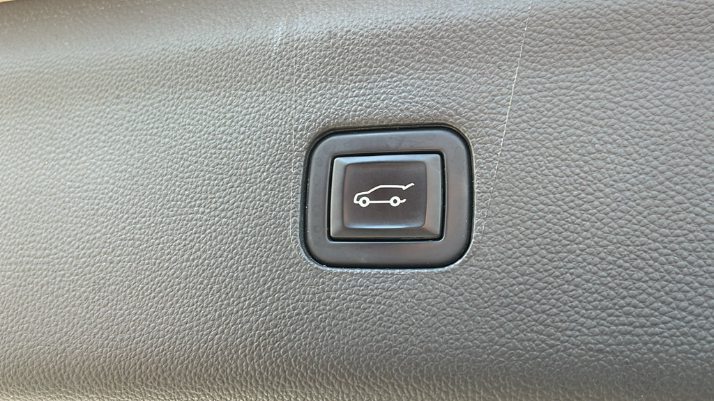 Used 2021 Buick Enclave Avenir w/ Avenir Technology Package FWD image 25
