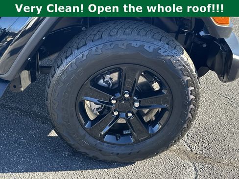 Used 2023 Jeep Wrangler Unlimited Sahara image 14