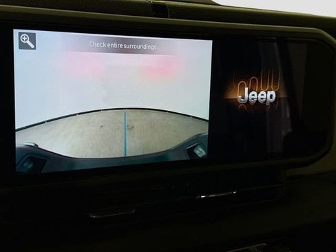 Used 2024 Jeep Gladiator Sport image 13