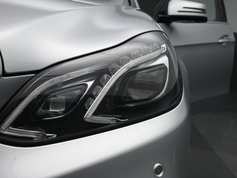 Used 2014 Mercedes-Benz E 250 BlueTEC Sedan image 12
