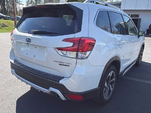 Certified 2023 Subaru Forester Touring AWD/4WD image 5