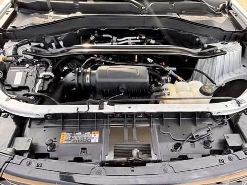 Used 2023 Ford Explorer ST-Line w/ Class IV Trailer Tow Package RWD image 32