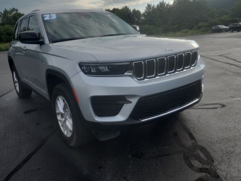 Used 2023 Jeep Grand Cherokee Laredo w/ Luxury Tech Group I AWD/4WD image 1