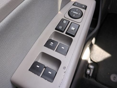 Used 2017 Hyundai Elantra SE image 20