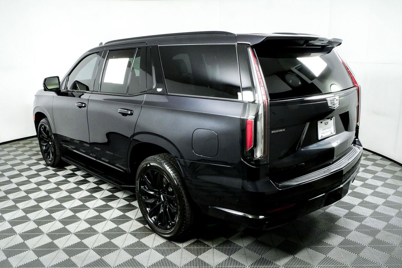 Certified 2023 Cadillac Escalade Sport AWD/4WD image 31