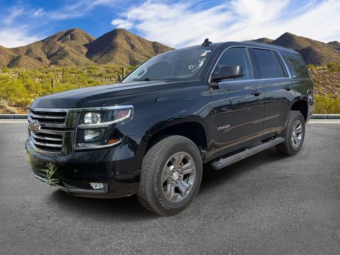 Used 2018 Chevrolet Tahoe LT w/ Luxury Package AWD/4WD image 15