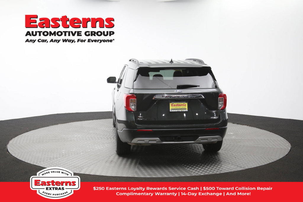 Used 2023 Ford Explorer XLT w/ Equipment Group 202A AWD/4WD image 43