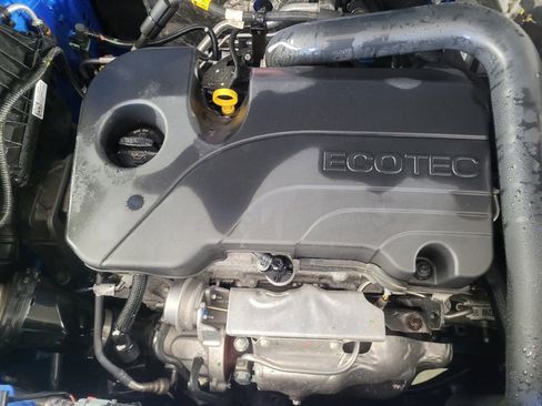 Used 2024 Chevrolet Equinox LT w/ LPO, Floor Liner Package FWD image 30