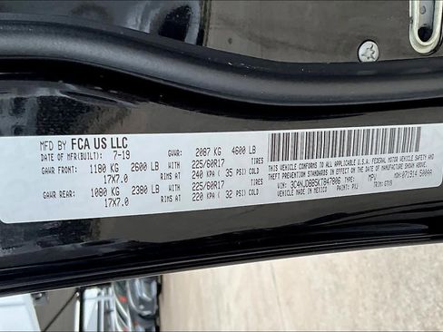 Used 2019 Jeep Compass Latitude w/ Cold Weather Group image 32