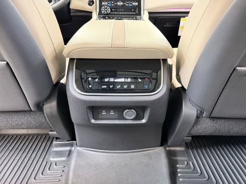 Used 2025 Nissan Armada Platinum w/ Convenience Package AWD/4WD image 26