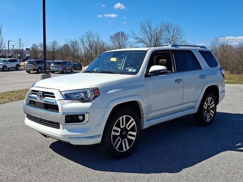 Used 2022 Toyota 4Runner Limited AWD/4WD image 6