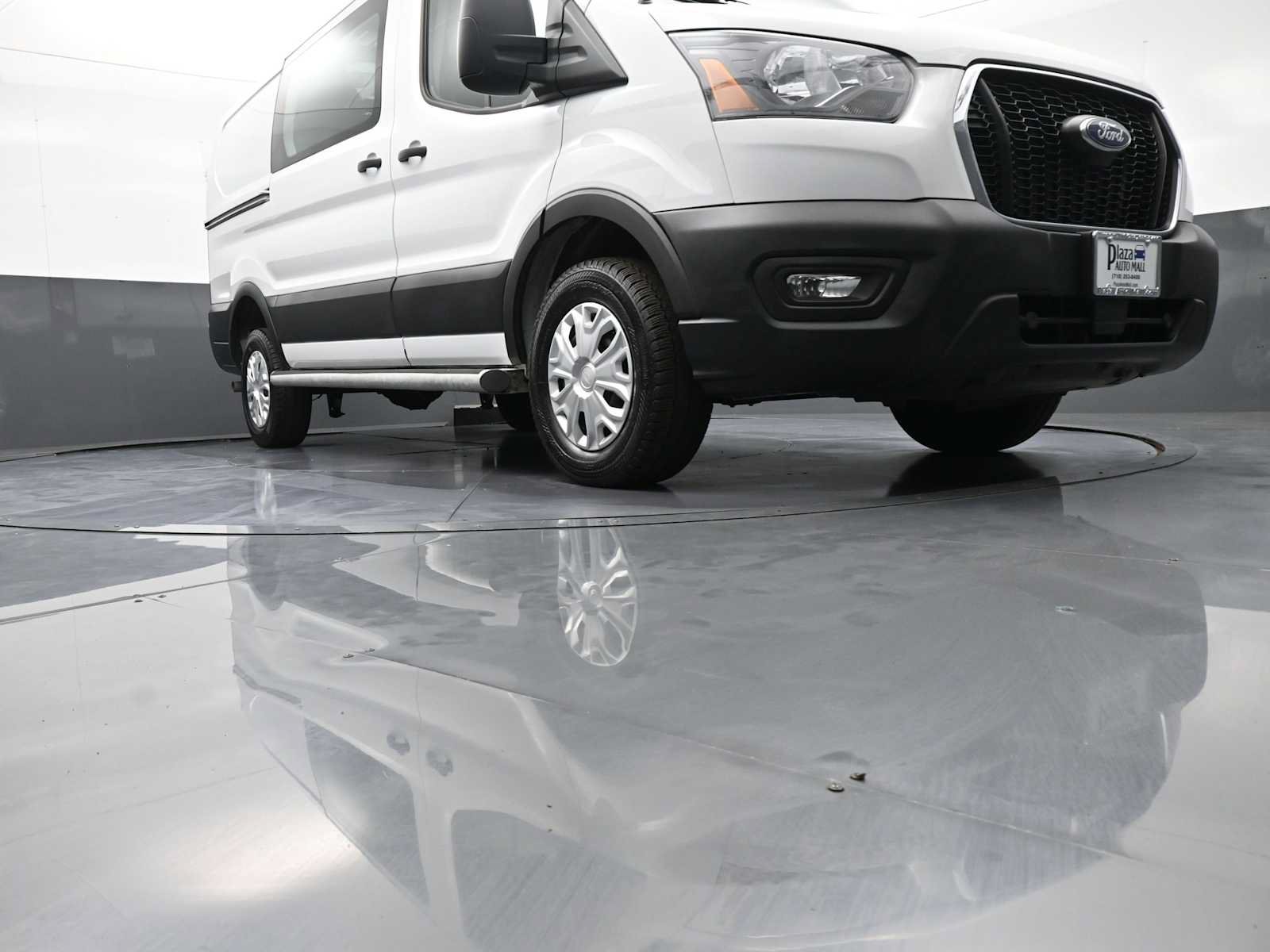 Used 2025 Ford Transit 250 Low Roof w/ Exterior Upgrade Package RWD image 32