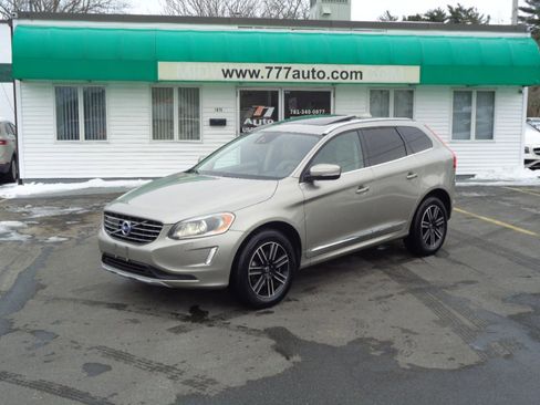 Used 2016 Volvo XC60 T5 Platinum w/ Protection Package image 10