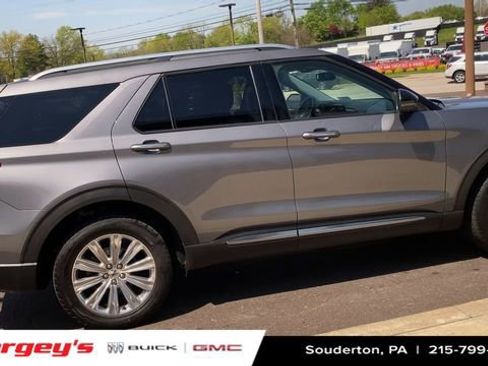 Used 2021 Ford Explorer Limited w/ Equipment Group 301A AWD/4WD image 9