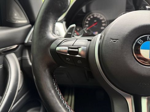 Used 2020 BMW M4 Convertible RWD image 15