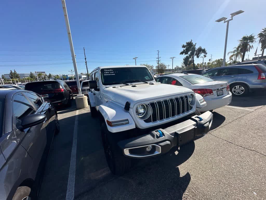 Used 2024 Jeep Wrangler Unlimited Sahara w/ Safety Group AWD/4WD image 2