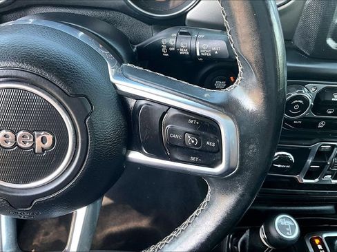 Used 2019 Jeep Wrangler Unlimited Sahara AWD/4WD image 18
