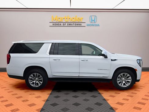 Used 2024 GMC Yukon XL Denali AWD/4WD image 6