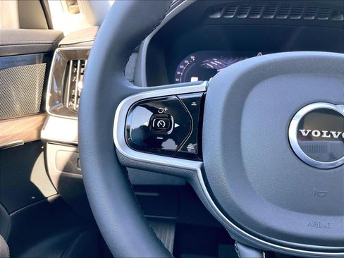 New 2026 Volvo XC90 T8 Plus w/ Protection Package Premier image 17