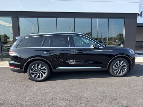 New 2025 Lincoln Aviator Premiere image 2