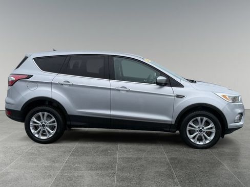 Used 2017 Ford Escape SE image 6