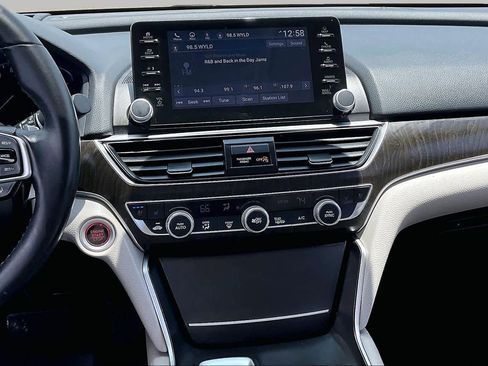 Used 2021 Honda Accord Touring image 8