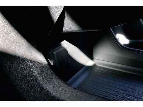 Used 2024 Chevrolet Equinox EV RS FWD image 15