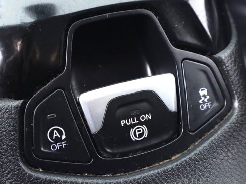 Used 2019 Jeep Compass Limited image 28