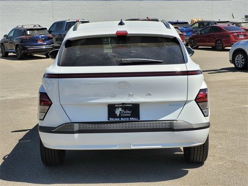 New 2025 Hyundai Kona SEL image 5