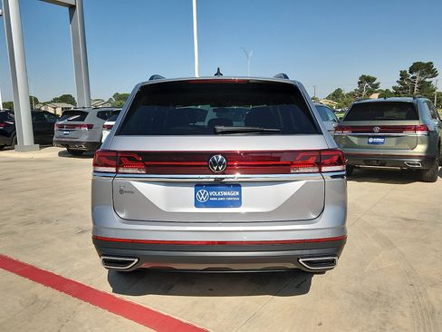 New 2026 Volkswagen Atlas SE FWD image 6