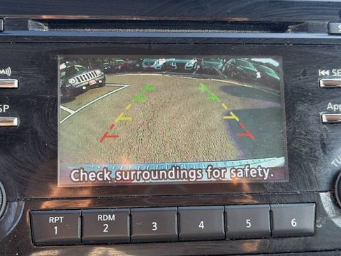 Used 2015 Nissan Rogue SV AWD/4WD image 11