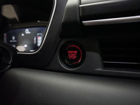 Certified 2025 Honda Pilot Elite image 33