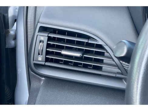 Used 2025 Subaru Outback Premium image 29