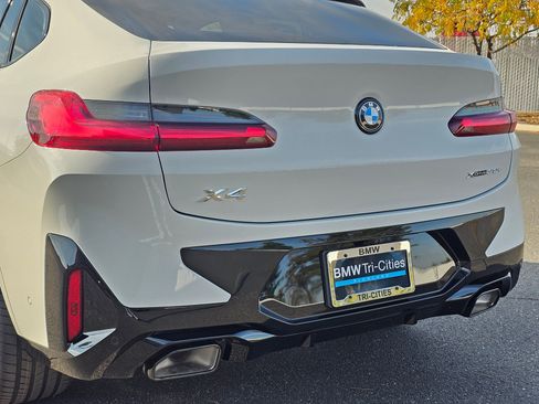 New 2025 BMW X4 xDrive30i w/ Premium Package image 7