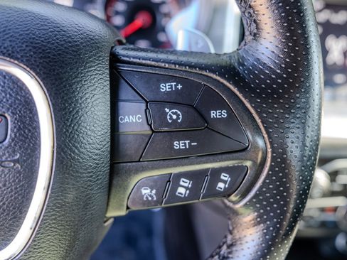 Used 2017 Dodge Charger R/T RWD image 17