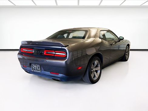 Used 2021 Dodge Challenger SXT image 4